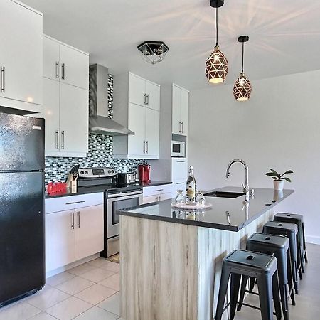 Good Vibes Only -Modern And Spacious 2 Bedroom Condo 4 Beds Free Parking, Gym Квебек Екстериор снимка